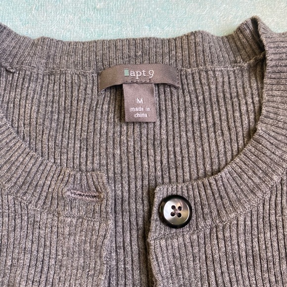 Apt. 9 Cardigan Size M - Picture 3 of 4